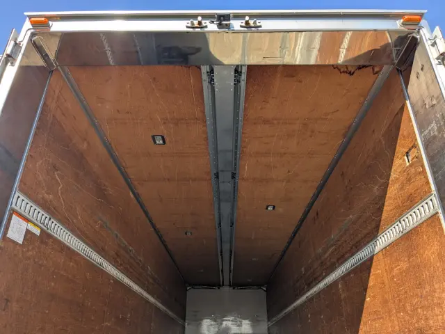 いすゞ ギガ LKG-CYJ77A(8x4)の写真11