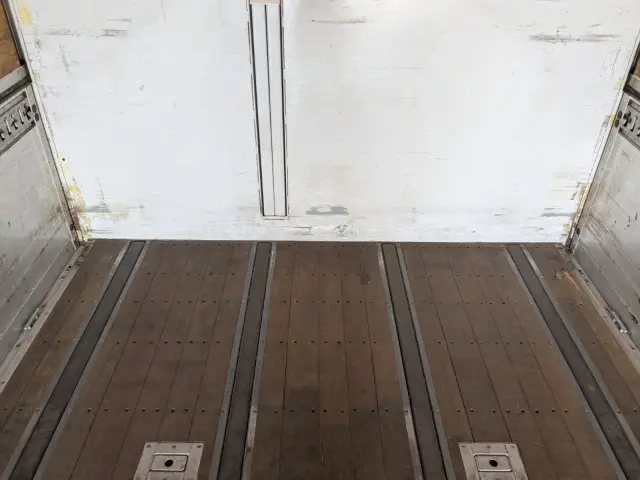 いすゞ ギガ LKG-CYJ77A(8x4)の写真14