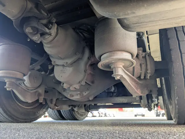 いすゞ ギガ LKG-CYJ77A(8x4)の写真32