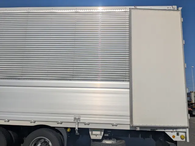 日野 プロフィア 2DG-FW1AHC(8x4)の写真21