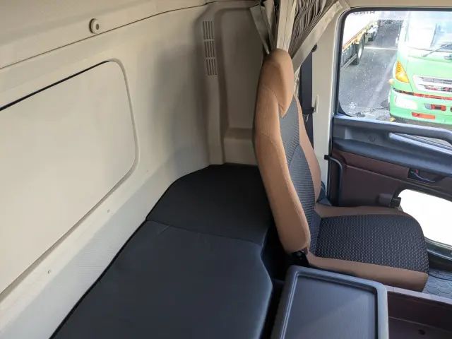 日野 プロフィア 2DG-FW1AHC(8x4)の写真35