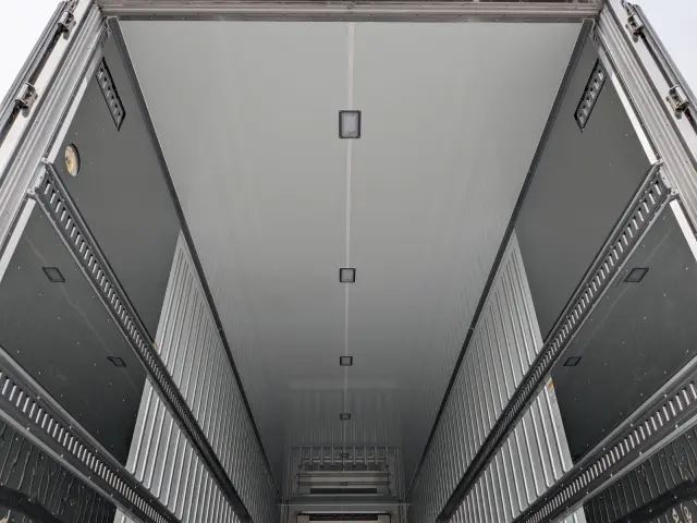 日野 プロフィア 2DG-FW1AHG(8x4)の写真13