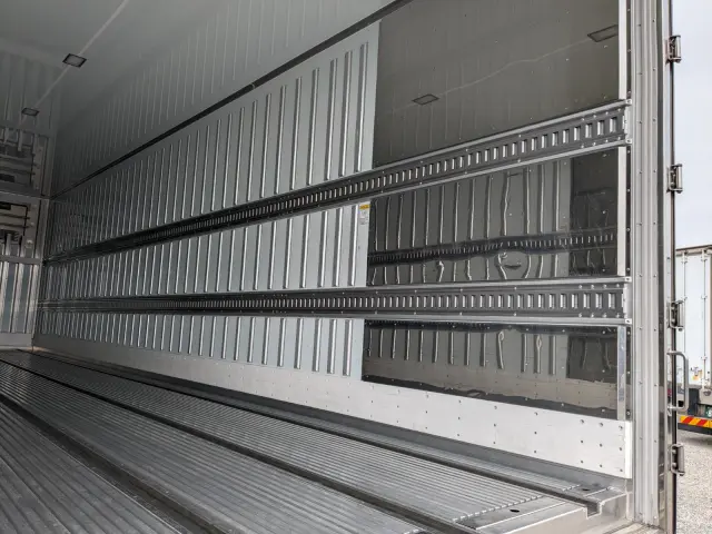 日野 プロフィア 2DG-FW1AHG(8x4)の写真19