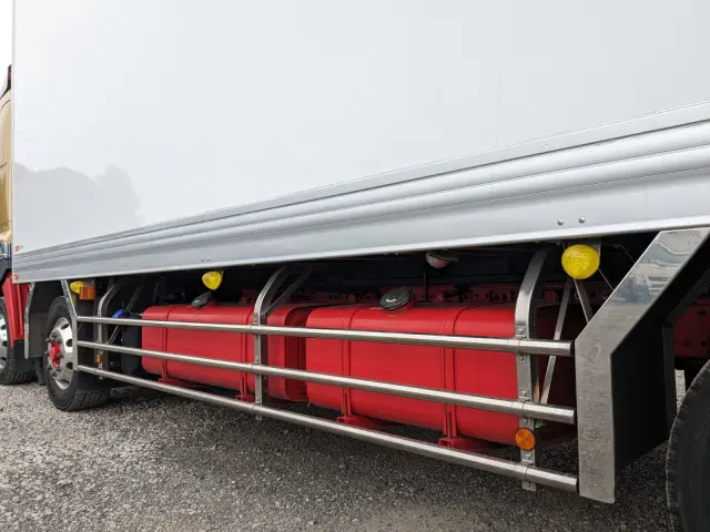 日野 プロフィア 2DG-FW1AHG(8x4)の写真26