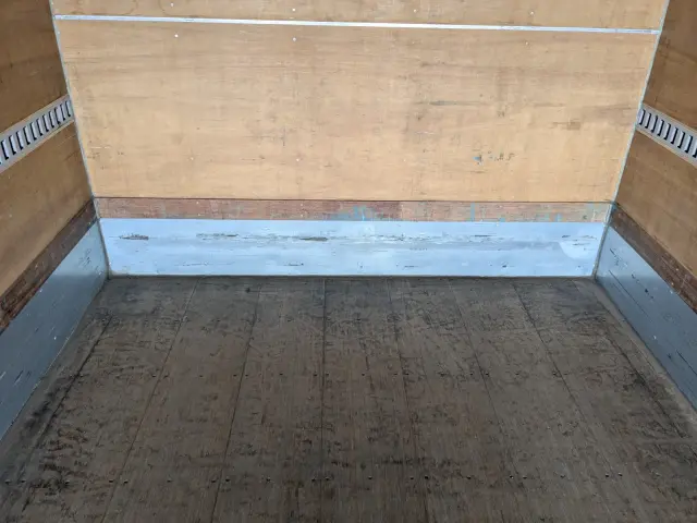 いすゞ フォワード TKG-FRR90S2(2WD)の写真15