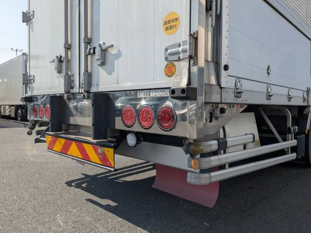 いすゞ ギガ LKG-CYJ77A(8x4)の写真7