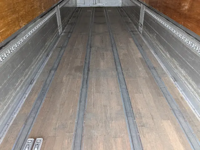 いすゞ ギガ LKG-CYJ77A(8x4)の写真21