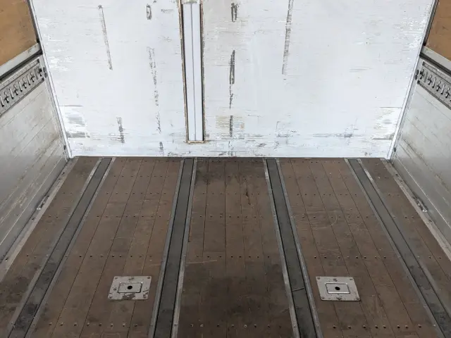 いすゞ ギガ LKG-CYJ77A(8x4)の写真23