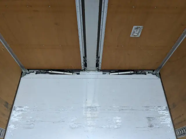 いすゞ ギガ LKG-CYJ77A(8x4)の写真24