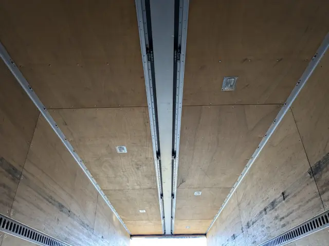 いすゞ ギガ LKG-CYJ77A(8x4)の写真26