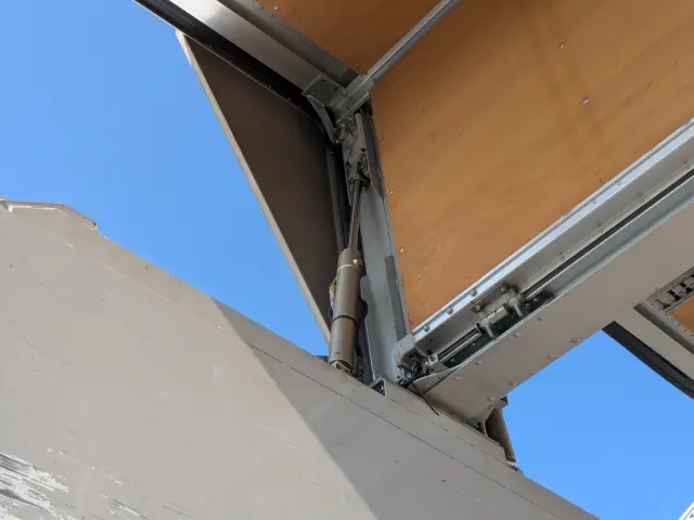 いすゞ ギガ LKG-CYJ77A(8x4)の写真32