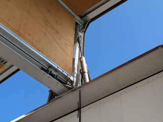 いすゞ ギガ LKG-CYJ77A(8x4)の写真33