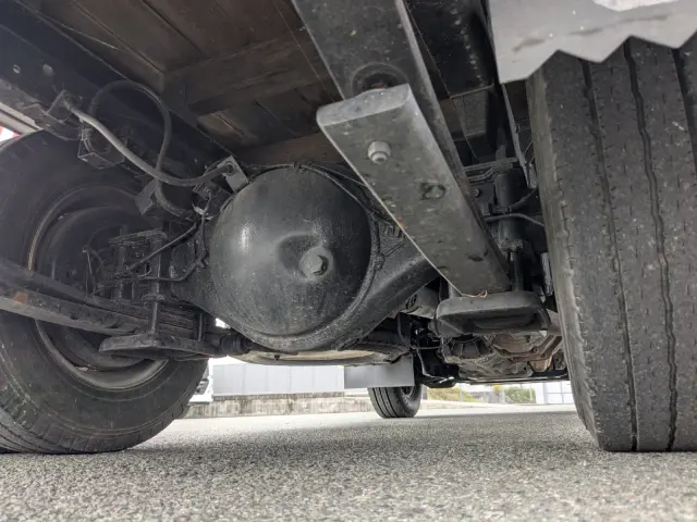 いすゞ エルフ SKG-NJR85A(2WD)の写真13