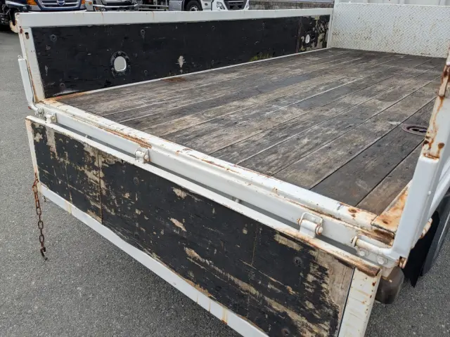 いすゞ エルフ SKG-NJR85A(2WD)の写真15