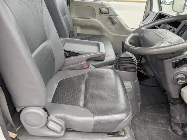 いすゞ エルフ SKG-NJR85A(2WD)の写真26