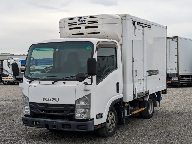 いすゞ エルフ TPG-NMR85AN(2WD)の写真1