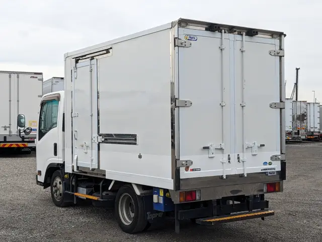 いすゞ エルフ TPG-NMR85AN(2WD)の写真4