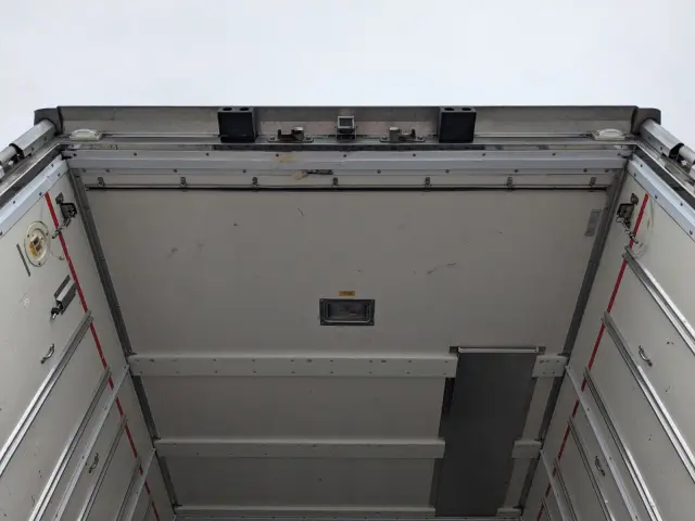 いすゞ エルフ TPG-NMR85AN(2WD)の写真11