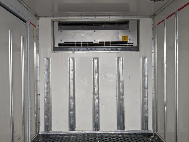 いすゞ エルフ TPG-NMR85AN(2WD)の写真17