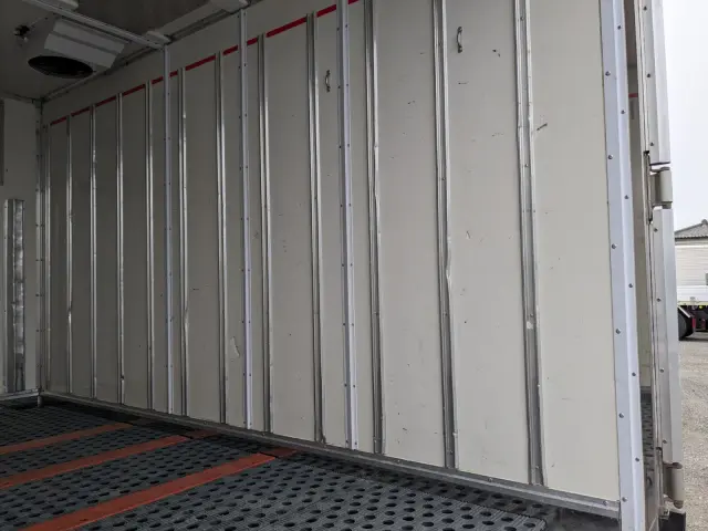 いすゞ エルフ TPG-NMR85AN(2WD)の写真19