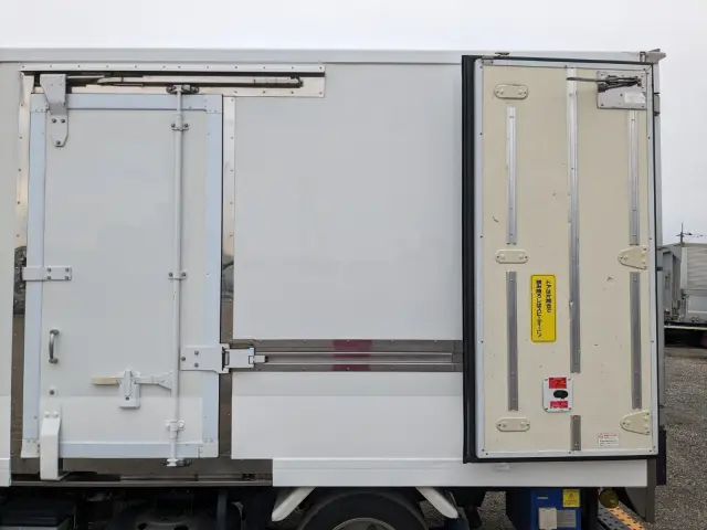 いすゞ エルフ TPG-NMR85AN(2WD)の写真21