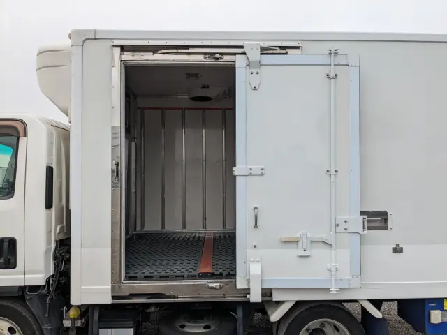 いすゞ エルフ TPG-NMR85AN(2WD)の写真28