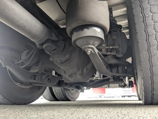 日野 プロフィア 2DG-FR1AHC(6x2)の写真13