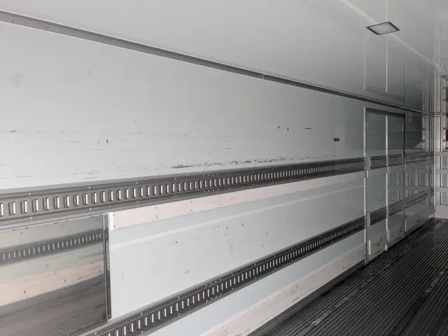 日野 プロフィア 2DG-FR1AHC(6x2)の写真29