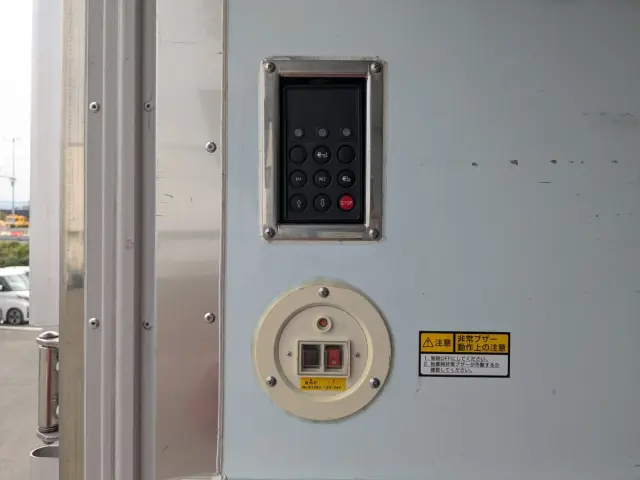 日野 プロフィア 2DG-FR1AHC(6x2)の写真30