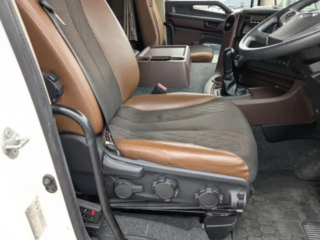 日野 プロフィア 2DG-FR1AHC(6x2)の写真39