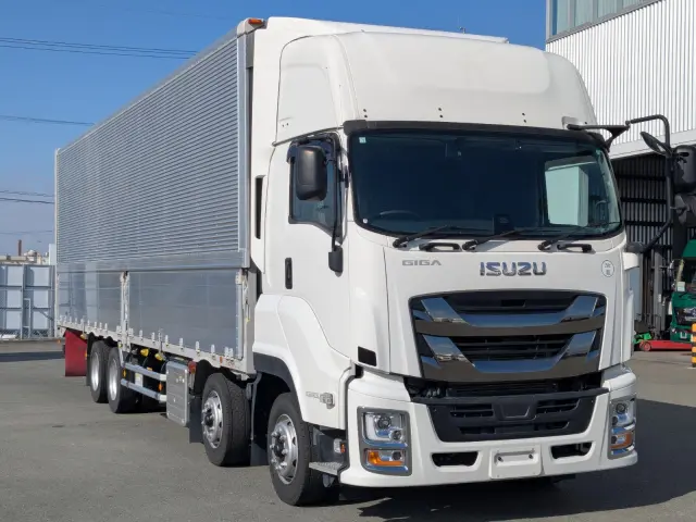 いすゞ ギガ 2PG-CYJ77C(8x4)の写真3