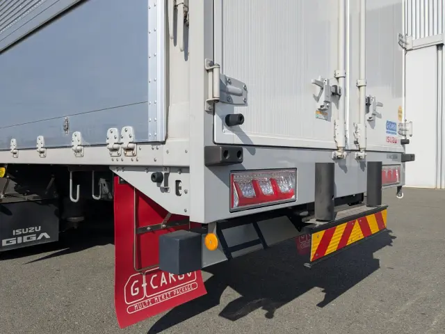 いすゞ ギガ 2PG-CYJ77C(8x4)の写真6