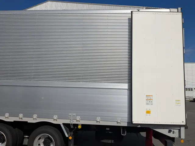 いすゞ ギガ 2PG-CYJ77C(8x4)の写真11