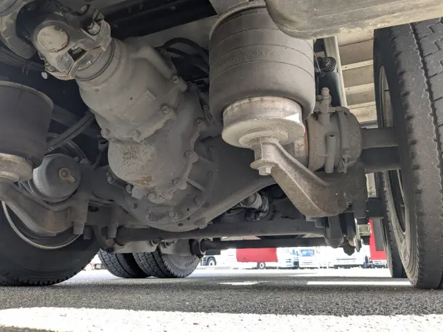 いすゞ ギガ 2PG-CYJ77C(8x4)の写真13