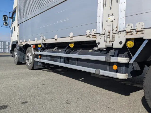 いすゞ ギガ 2PG-CYJ77C(8x4)の写真14