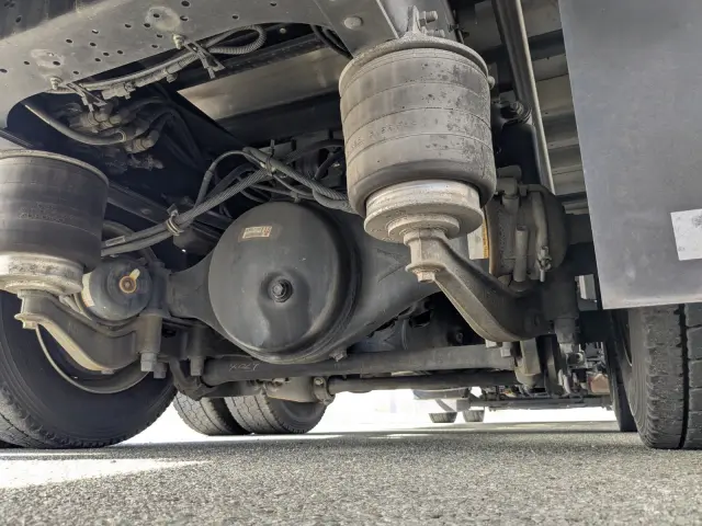 いすゞ ギガ 2PG-CYJ77C(8x4)の写真16