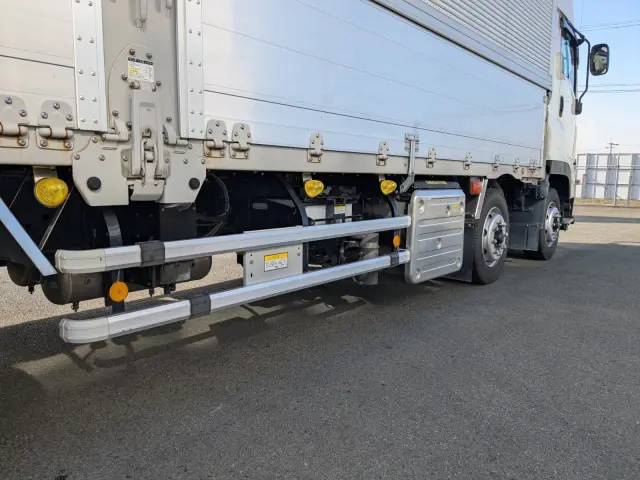 いすゞ ギガ 2PG-CYJ77C(8x4)の写真17