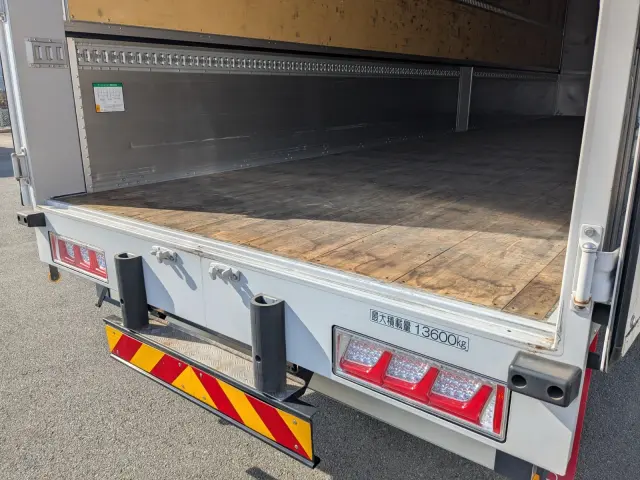 いすゞ ギガ 2PG-CYJ77C(8x4)の写真19