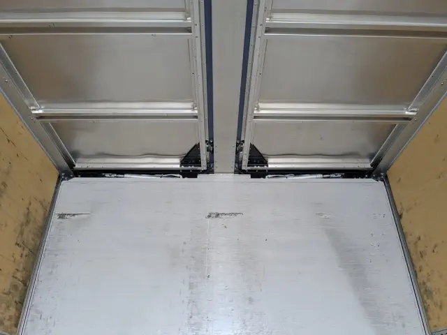 いすゞ ギガ 2PG-CYJ77C(8x4)の写真24