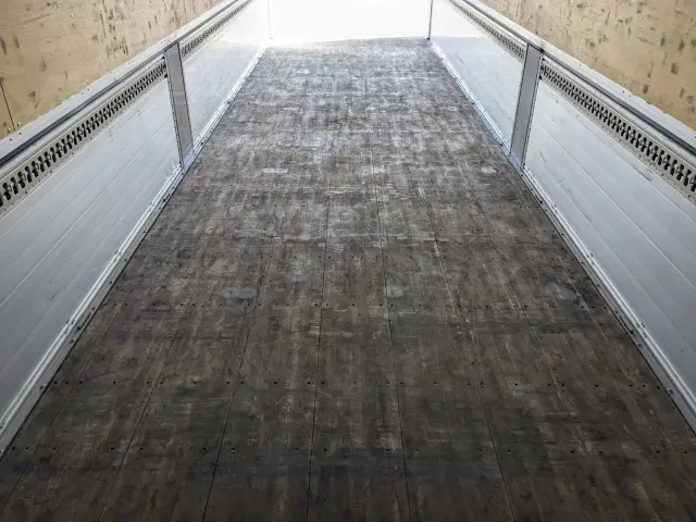 いすゞ ギガ 2PG-CYJ77C(8x4)の写真25