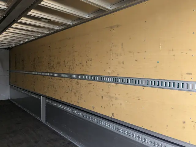 いすゞ ギガ 2PG-CYJ77C(8x4)の写真27