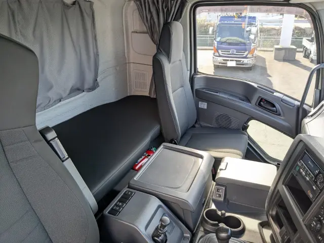 いすゞ ギガ 2PG-CYJ77C(8x4)の写真33