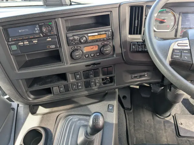 いすゞ ギガ 2PG-CYJ77C(8x4)の写真34