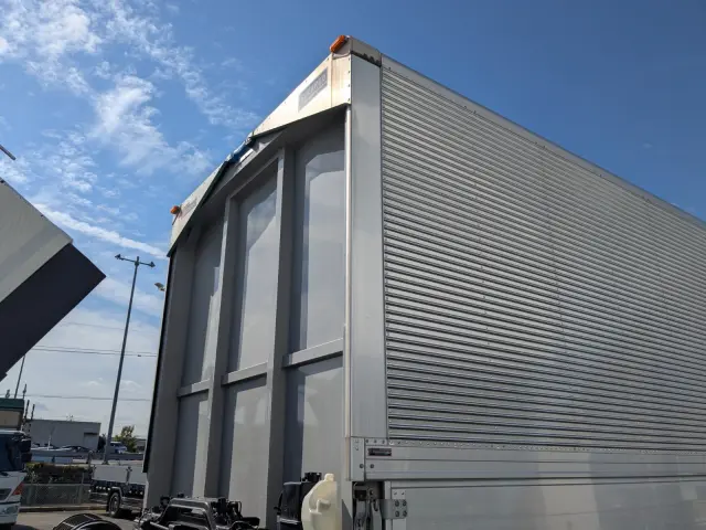 いすゞ ギガ 2PG-CYJ77C(8x4)の写真40