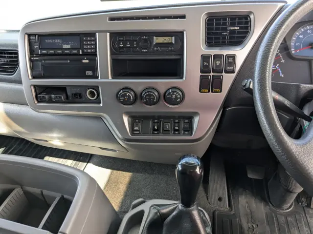 UD コンドル TKG-MK38L(2WD)の写真24