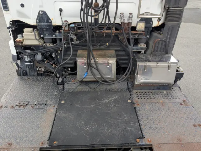 日野 プロフィア QKG-SH1EDAG(2WD)の写真18