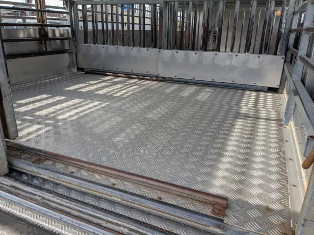 日野 レンジャー LDG-FG8JMAA(2WD)の写真27