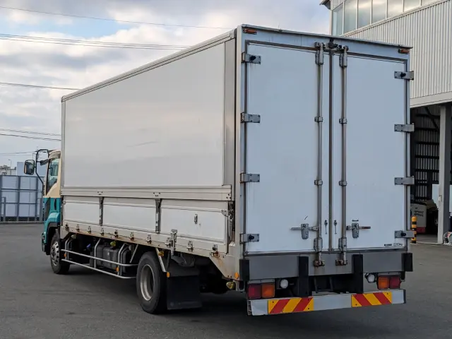 いすゞ フォワード 2PG-FRR90T2(2WD)の写真4