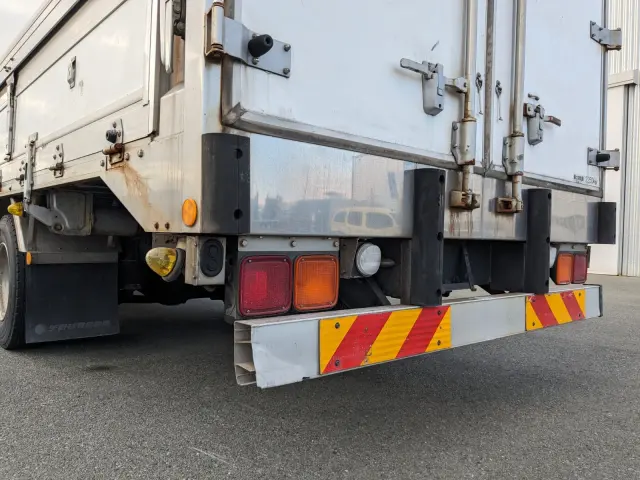 いすゞ フォワード 2PG-FRR90T2(2WD)の写真6