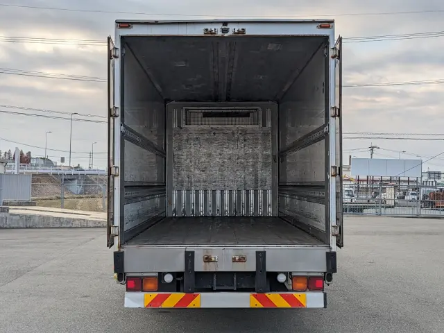 いすゞ フォワード 2PG-FRR90T2(2WD)の写真9